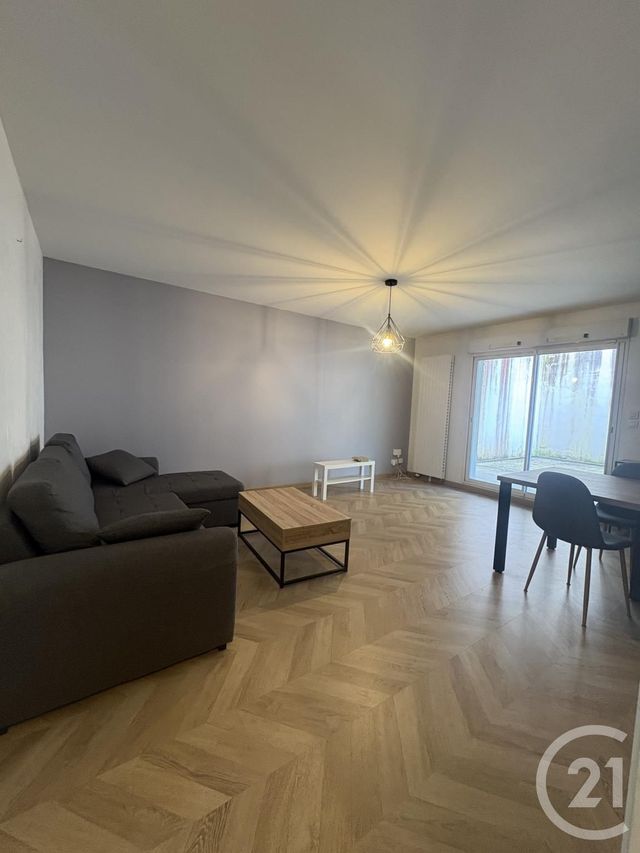 Appartement F4 &agrave; louer - 4 pi&egrave;ces - 92,26 m2 - Villers Le Lac - 25 - FRANCHE-COMTE