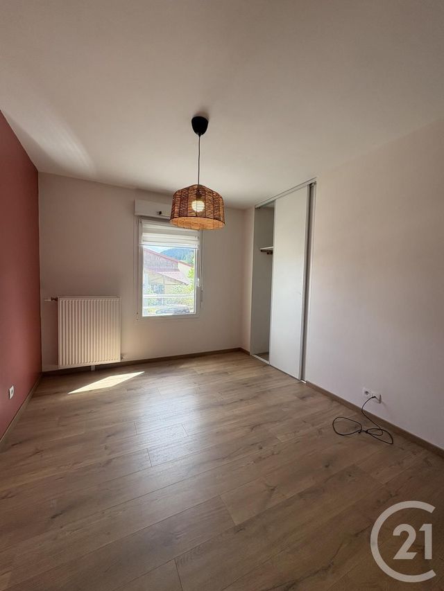 Appartement F4 &agrave; louer - 4 pi&egrave;ces - 92,26 m2 - Villers Le Lac - 25 - FRANCHE-COMTE