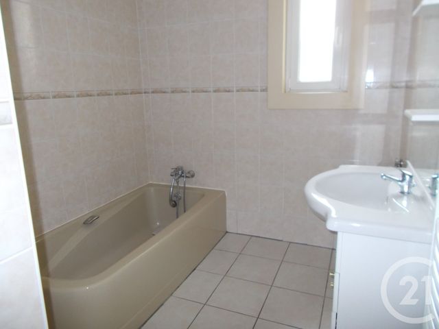Appartement F4 &agrave; louer - 4 pi&egrave;ces - 97,49 m2 - Les Fins - 25 - FRANCHE-COMTE