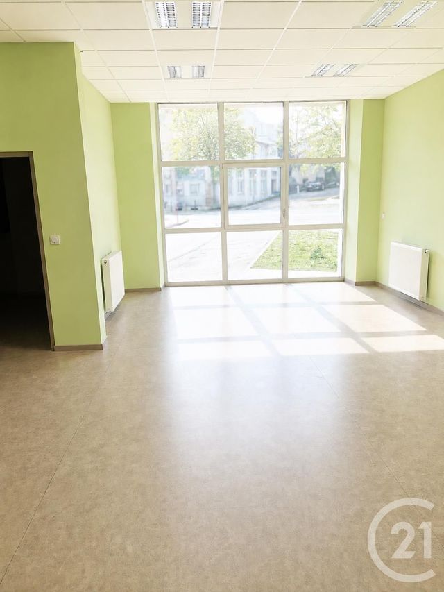 Appartement Local &agrave; louer - 1 pi&egrave;ce - 87 m2 - Villers Le Lac - 25 - FRANCHE-COMTE
