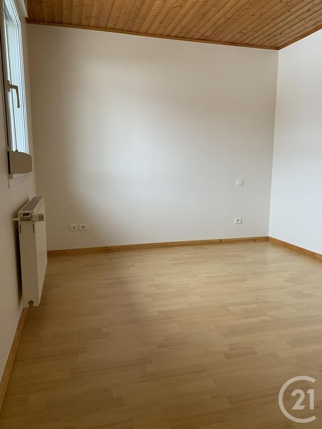 Appartement F4 &agrave; louer - 4 pi&egrave;ces - 88,36 m2 - Gilley - 25 - FRANCHE-COMTE
