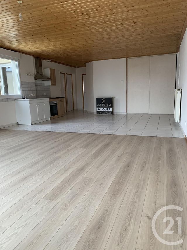 Appartement F4 &agrave; louer - 4 pi&egrave;ces - 88,36 m2 - Gilley - 25 - FRANCHE-COMTE