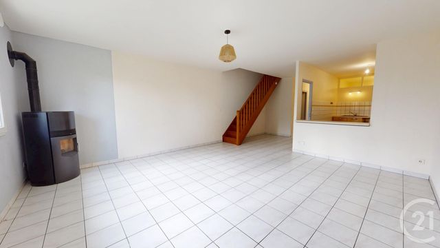Appartement &agrave; louer - 3 pi&egrave;ces - 85 m2 - Valdahon - 25 - FRANCHE-COMTE