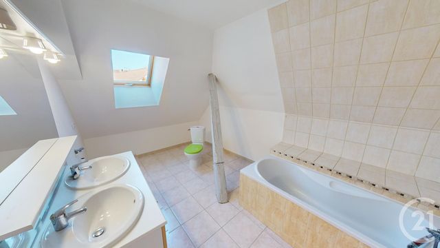 Appartement &agrave; louer - 3 pi&egrave;ces - 77,55 m2 - Vercel Villedieu Le Camp - 25 - FRANCHE-COMTE