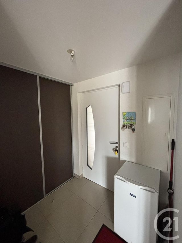 Appartement F3 &agrave; louer - 3 pi&egrave;ces - 85,50 m2 - Etalans - 25 - FRANCHE-COMTE