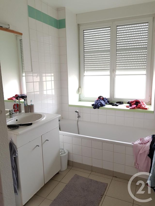 Appartement F4 &agrave; louer - 4 pi&egrave;ces - 81 m2 - Avoudrey - 25 - FRANCHE-COMTE