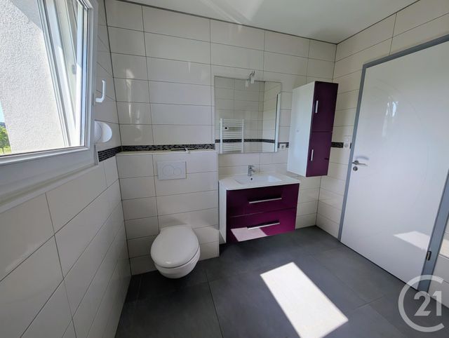Appartement &agrave; louer - 3 pi&egrave;ces - 80 m2 - Avoudrey - 25 - FRANCHE-COMTE