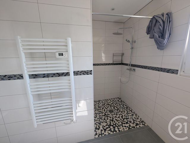 Appartement &agrave; louer - 3 pi&egrave;ces - 80 m2 - Avoudrey - 25 - FRANCHE-COMTE