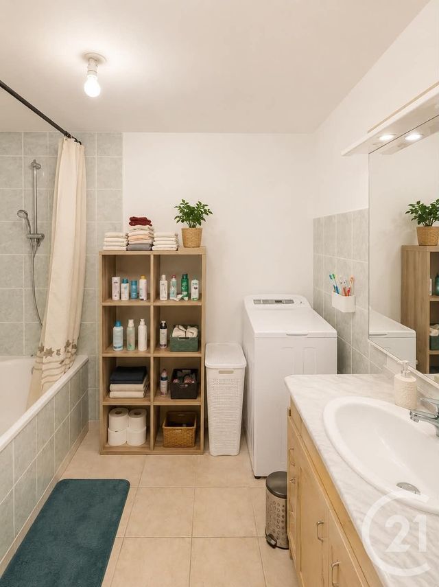 Appartement &agrave; louer - 4 pi&egrave;ces - 105 m2 - Avoudrey - 25 - FRANCHE-COMTE