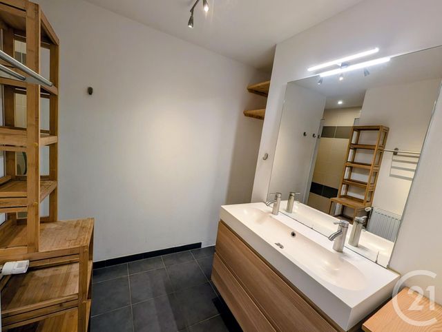 Appartement &agrave; louer - 3 pi&egrave;ces - 65 m2 - Orchamps Vennes - 25 - FRANCHE-COMTE