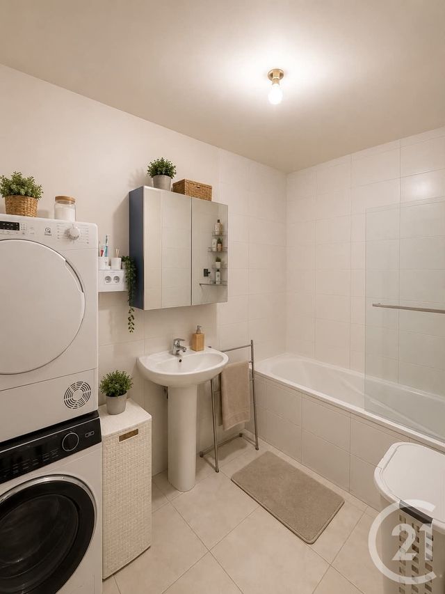 Appartement &agrave; louer - 4 pi&egrave;ces - 80 m2 - Vercel Villedieu Le Camp - 25 - FRANCHE-COMTE