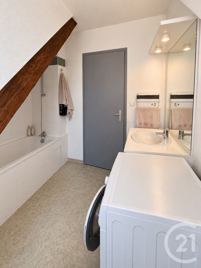 Appartement F4 &agrave; louer - 4 pi&egrave;ces - 77 m2 - Avoudrey - 25 - FRANCHE-COMTE