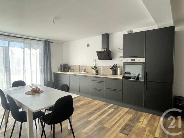 Appartement F4 &agrave; louer - 4 pi&egrave;ces - 117,30 m2 - Charquemont - 25 - FRANCHE-COMTE