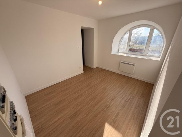 Appartement F4 &agrave; louer - 4 pi&egrave;ces - 76,25 m2 - Les Fontenelles - 25 - FRANCHE-COMTE
