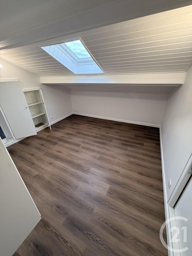 Maison &agrave; louer - 6 pi&egrave;ces - 152 m2 - Bonnetage - 25 - FRANCHE-COMTE