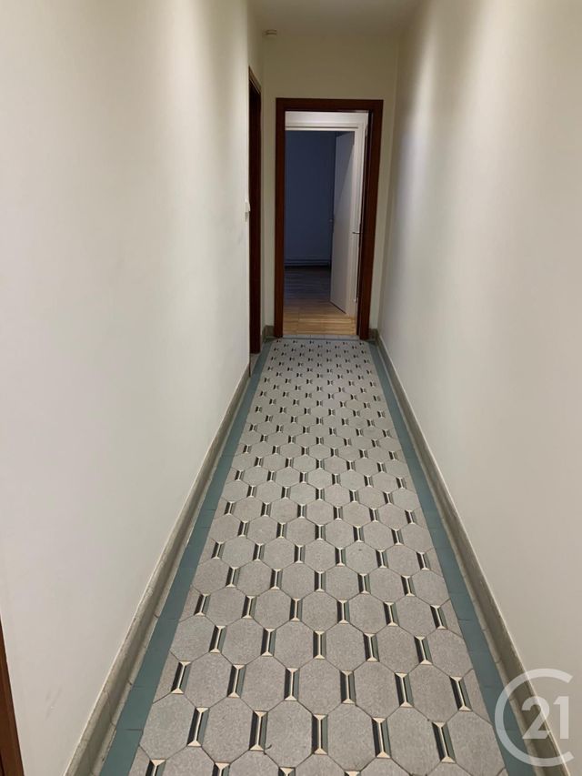 Appartement T3 à louer - 3 pièces - 83,36 m2 - Pontarlier - 25 - FRANCHE-COMTE