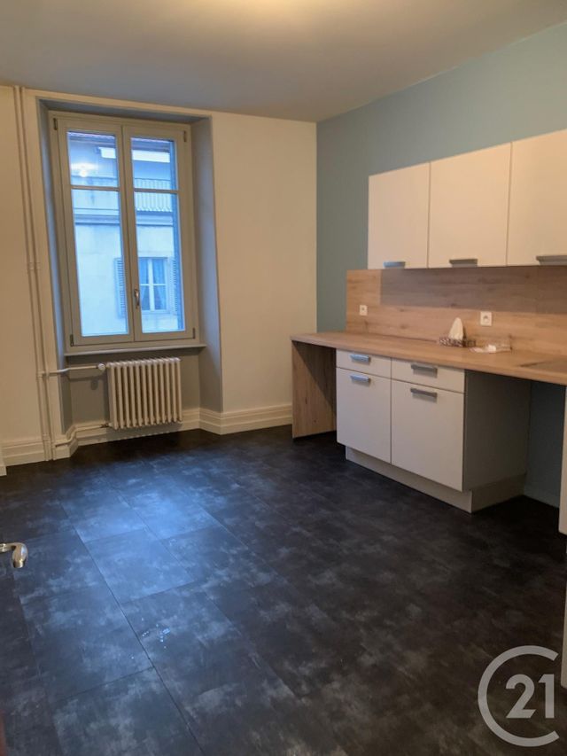 Appartement T3 à louer - 3 pièces - 83,36 m2 - Pontarlier - 25 - FRANCHE-COMTE