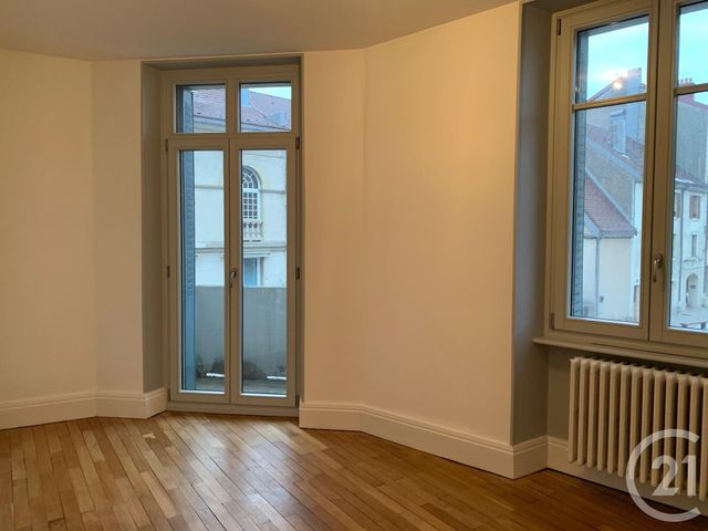 Appartement T3 à louer - 3 pièces - 83,36 m2 - Pontarlier - 25 - FRANCHE-COMTE