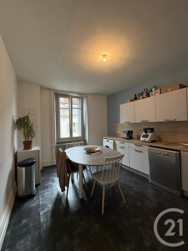 Appartement T3 à louer - 3 pièces - 83,36 m2 - Pontarlier - 25 - FRANCHE-COMTE
