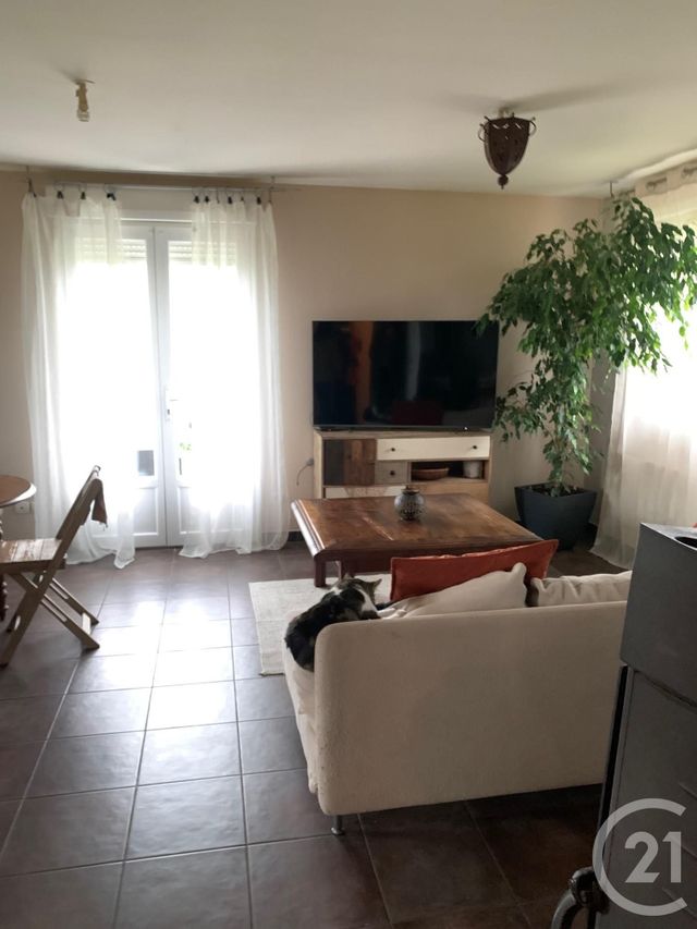 Maison &agrave; louer - 3 pi&egrave;ces - 70 m2 - Cuvier - 39 - FRANCHE-COMTE