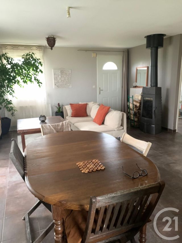 Maison &agrave; louer - 3 pi&egrave;ces - 70 m2 - Cuvier - 39 - FRANCHE-COMTE