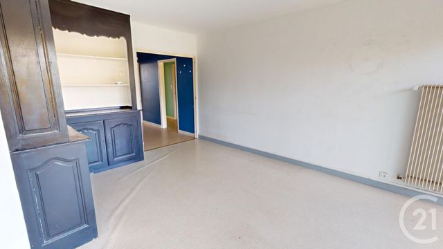Afficher la photo en grand Appartement F3 à vendre - 4 pièces - 85 m2 - Pontarlier - 25 - FRANCHE-COMTE