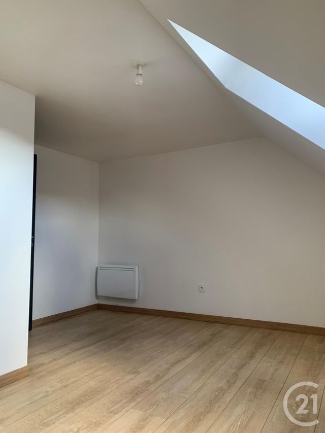 Appartement Duplex &agrave; louer - 3 pi&egrave;ces - 51,93 m2 - La Cluse Et Mijoux - 25 - FRANCHE-COMTE