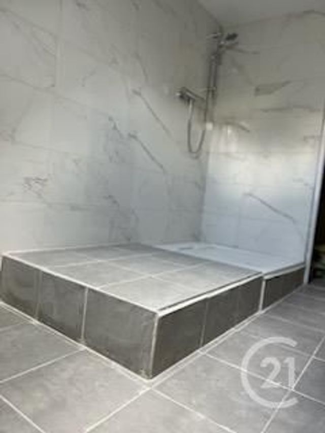 Appartement F4 à louer - 4 pièces - 107,65 m2 - Pontarlier - 25 - FRANCHE-COMTE