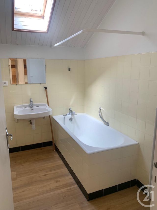 Appartement F3 &agrave; louer - 3 pi&egrave;ces - 76,45 m2 - Pontarlier - 25 - FRANCHE-COMTE