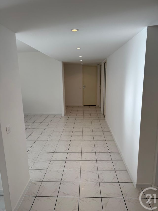 Appartement F3 &agrave; louer - 3 pi&egrave;ces - 123,78 m2 - Pontarlier - 25 - FRANCHE-COMTE