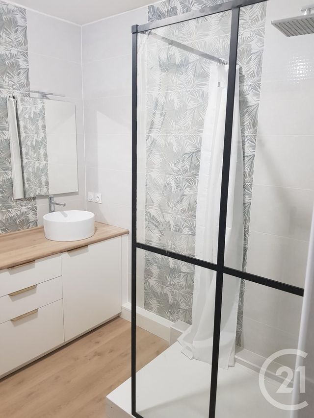 Appartement F6 &agrave; louer - 6 pi&egrave;ces - 145 m2 - Vaux Et Chantegrue - 25 - FRANCHE-COMTE