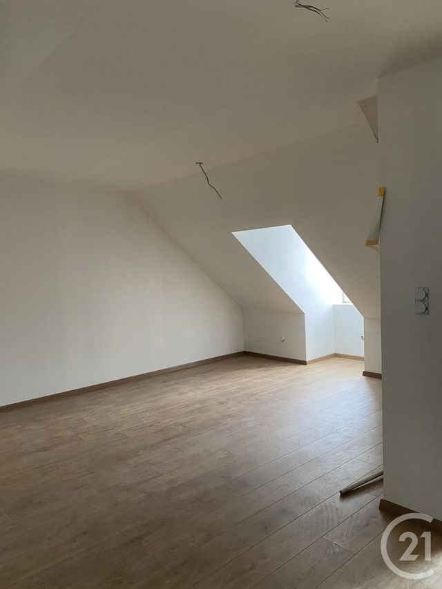 Appartement Duplex &agrave; louer - 3 pi&egrave;ces - 43,12 m2 - Pontarlier - 25 - FRANCHE-COMTE