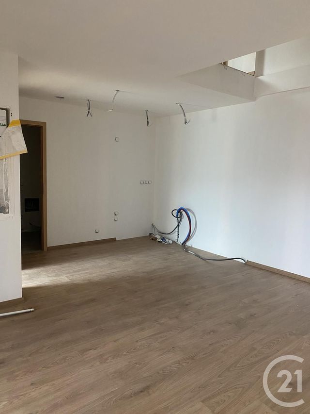 Appartement Duplex &agrave; louer - 3 pi&egrave;ces - 43,12 m2 - Pontarlier - 25 - FRANCHE-COMTE
