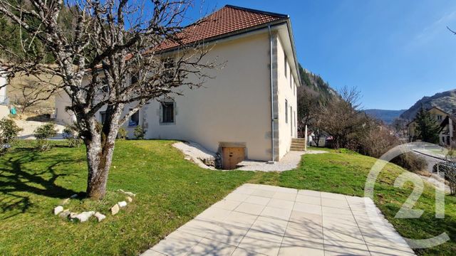 Appartement Duplex &agrave; louer - 3 pi&egrave;ces - 61,93 m2 - La Cluse Et Mijoux - 25 - FRANCHE-COMTE