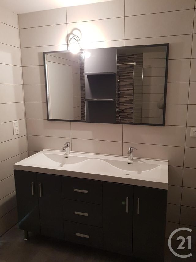 Appartement F3 &agrave; louer - 3 pi&egrave;ces - 87,21 m2 - Oye Et Pallet - 25 - FRANCHE-COMTE