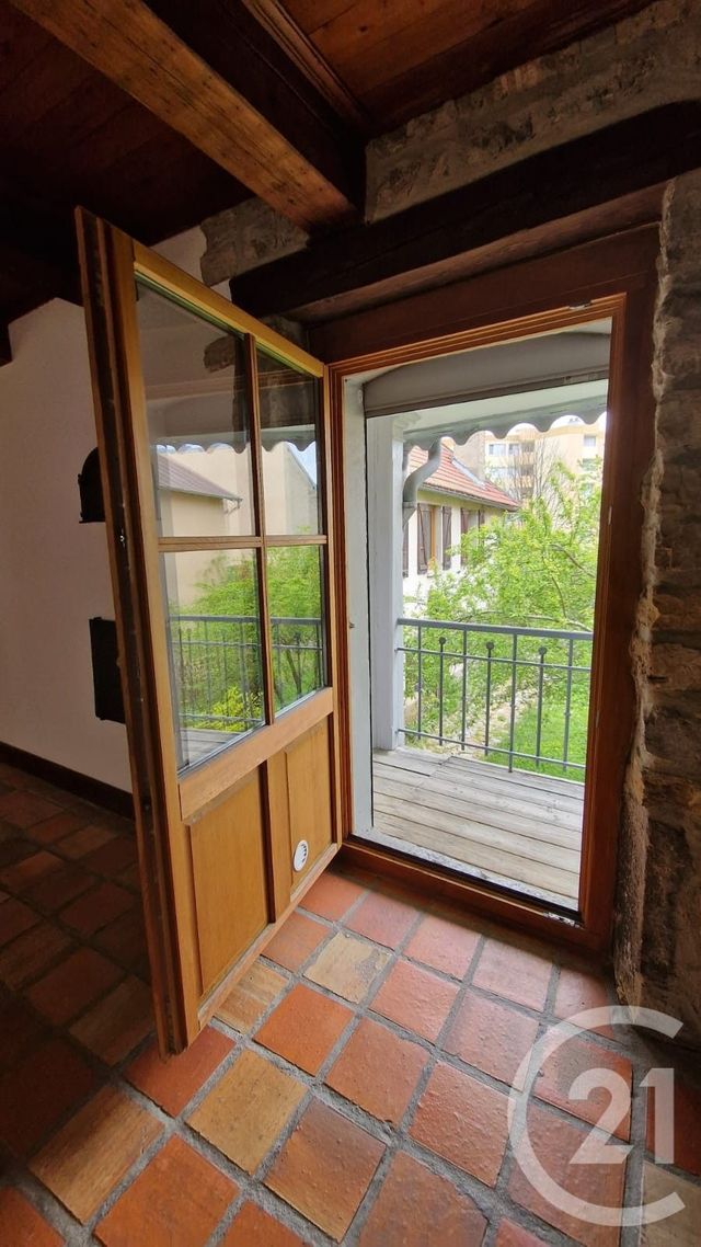 Appartement F1 bis &agrave; louer - 2 pi&egrave;ces - 61,14 m2 - Pontarlier - 25 - FRANCHE-COMTE