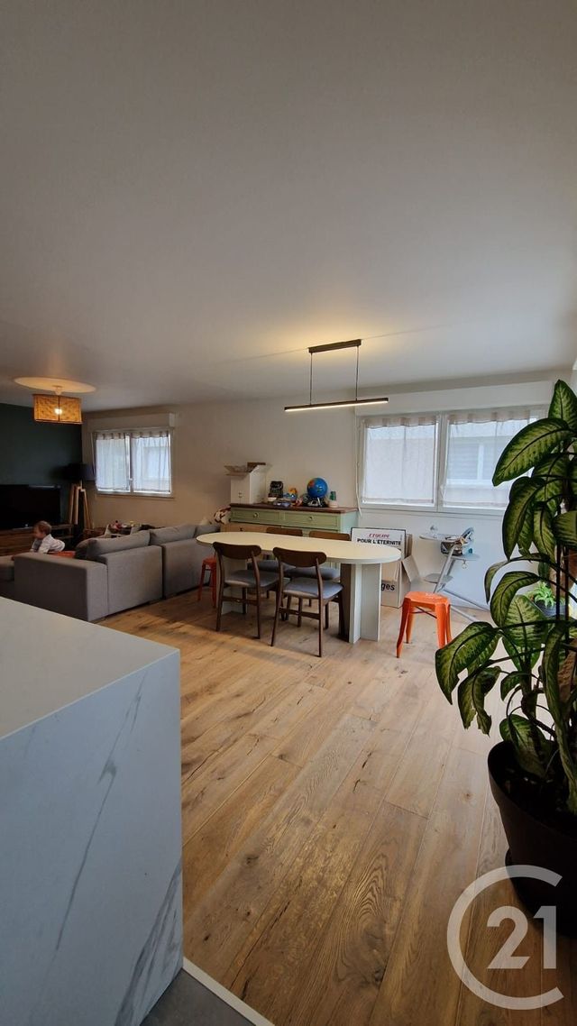 Appartement F4 &agrave; louer - 4 pi&egrave;ces - 88,63 m2 - Pontarlier - 25 - FRANCHE-COMTE