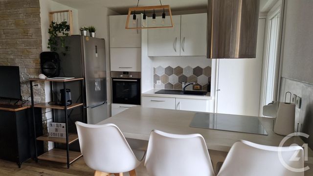 Appartement F3 &agrave; louer - 3 pi&egrave;ces - 64,23 m2 - La Cluse Et Mijoux - 25 - FRANCHE-COMTE