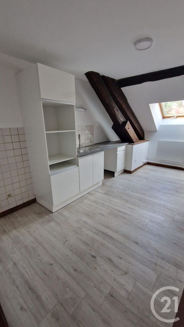 Appartement F4 &agrave; louer - 5 pi&egrave;ces - 85 m2 - Pontarlier - 25 - FRANCHE-COMTE