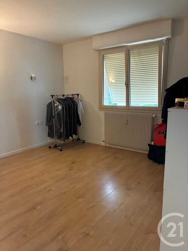 Appartement F4 &agrave; louer - 4 pi&egrave;ces - 100 m2 - Pontarlier - 25 - FRANCHE-COMTE