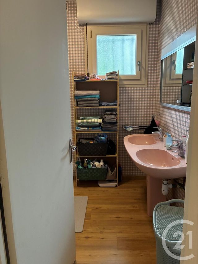 Appartement F4 &agrave; louer - 4 pi&egrave;ces - 100 m2 - Pontarlier - 25 - FRANCHE-COMTE