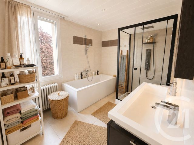 Maison &agrave; vendre - 8 pi&egrave;ces - 250 m2 - Pontarlier - 25 - FRANCHE-COMTE