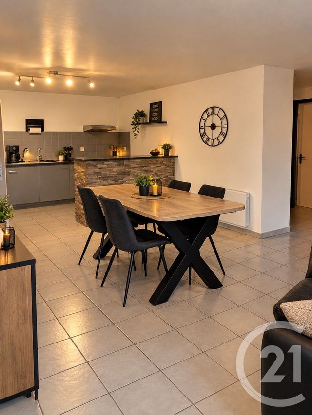 Appartement F3 &agrave; louer - 3 pi&egrave;ces - 75 m2 - Bannans - 25 - FRANCHE-COMTE