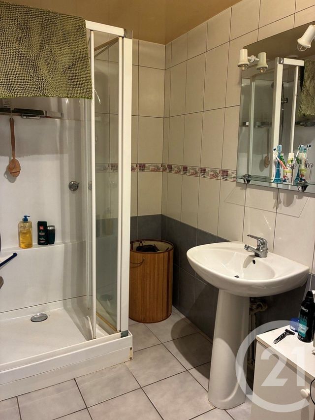 Appartement F3 &agrave; louer - 3 pi&egrave;ces - 75 m2 - Bannans - 25 - FRANCHE-COMTE
