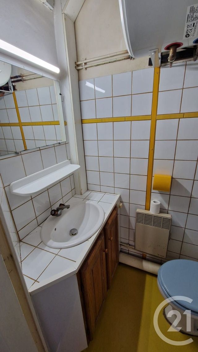 Appartement F1 &agrave; louer - 1 pi&egrave;ce - 27,62 m2 - Pontarlier - 25 - FRANCHE-COMTE